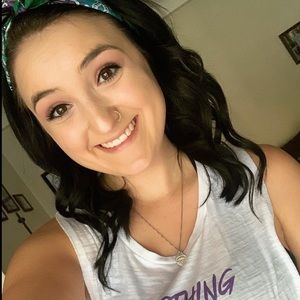 Meet your Posher, Mara